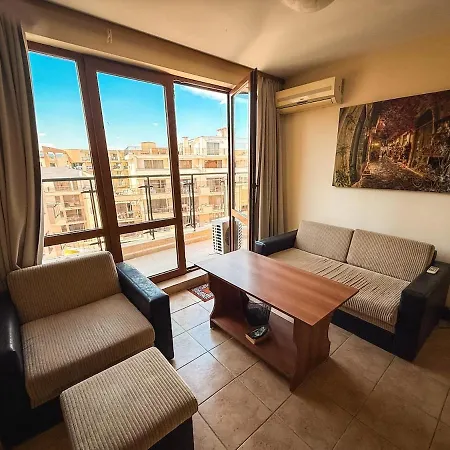 Top-floor 2br With King Bed & View